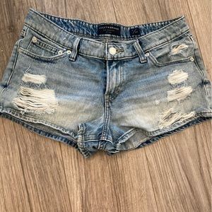 Lucky Brand Distressed Denim Shorts size 4/27